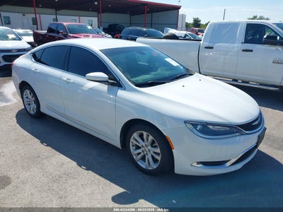 CHRYSLER 200 2015