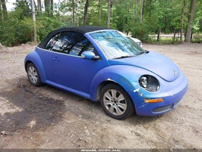 VOLKSWAGEN NEW BEETLE 2010