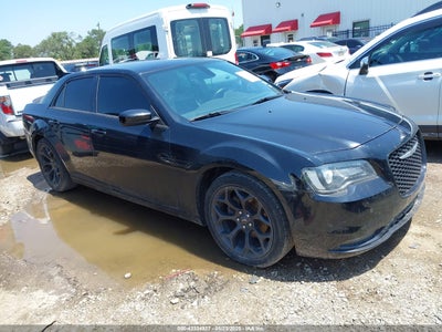 CHRYSLER 300 2019