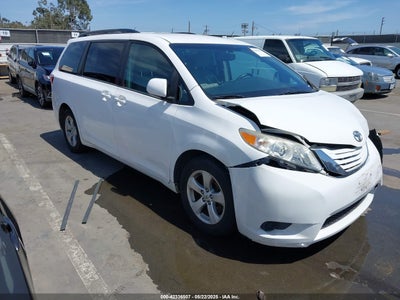TOYOTA SIENNA 2015