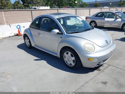 VOLKSWAGEN NEW BEETLE 2001