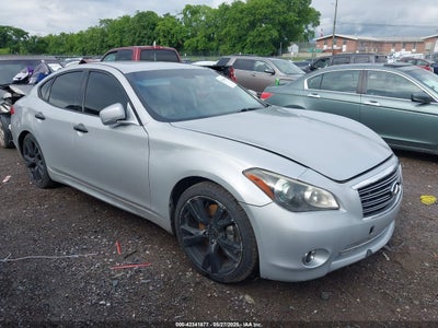 INFINITI M37 2012