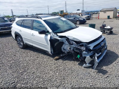 SUBARU OUTBACK 2025
