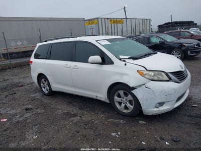 TOYOTA SIENNA 2012
