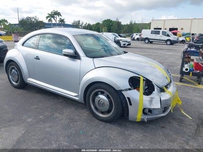 VOLKSWAGEN BEETLE 2015