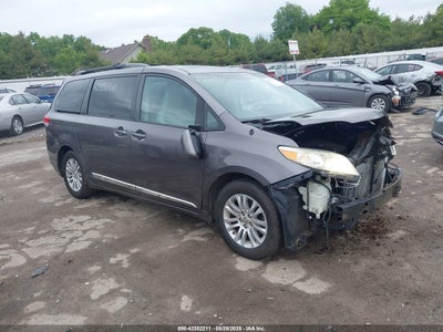 TOYOTA SIENNA 2011