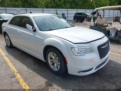 CHRYSLER 300 2015
