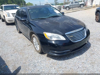 CHRYSLER 200 2013