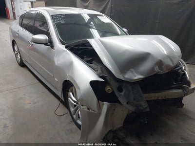 INFINITI M35 2010