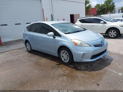 TOYOTA PRIUS V 2013