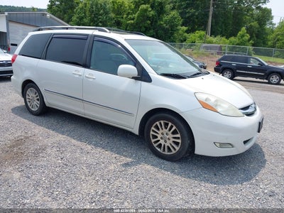 TOYOTA SIENNA 2008