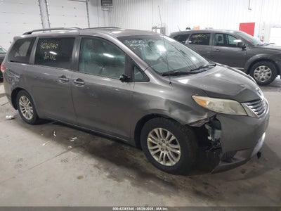 TOYOTA SIENNA 2011