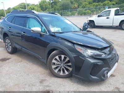 SUBARU OUTBACK 2025