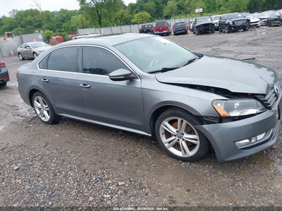 VOLKSWAGEN PASSAT 2012