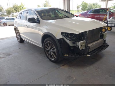 VOLVO V60 CROSS COUNTRY 2018