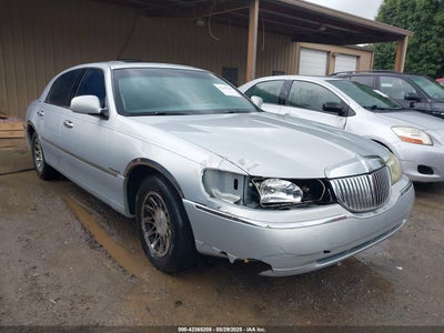 LINCOLN TOWN CAR 2002