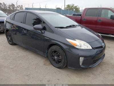 TOYOTA PRIUS 2013
