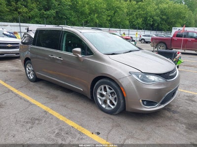CHRYSLER PACIFICA 2017