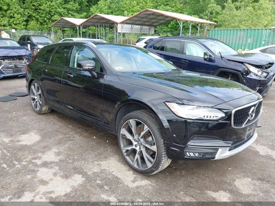 VOLVO V90 CROSS COUNTRY 2017
