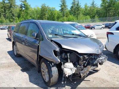 TOYOTA SIENNA 2017