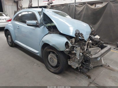VOLKSWAGEN BEETLE 2014