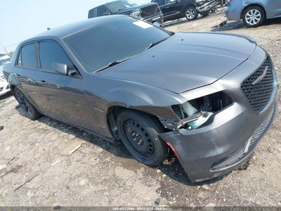 CHRYSLER 300 2019
