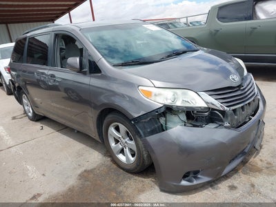 TOYOTA SIENNA 2015