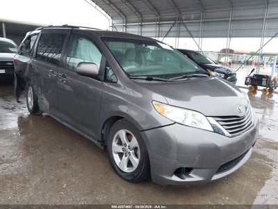 TOYOTA SIENNA 2016