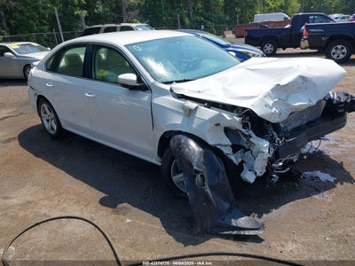 VOLKSWAGEN PASSAT 2013