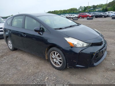 TOYOTA PRIUS V 2015