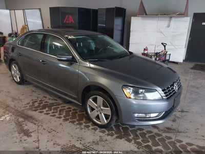 VOLKSWAGEN PASSAT 2013