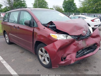 TOYOTA SIENNA 2011