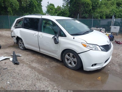 TOYOTA SIENNA 2011