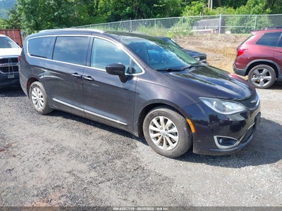 CHRYSLER PACIFICA 2018