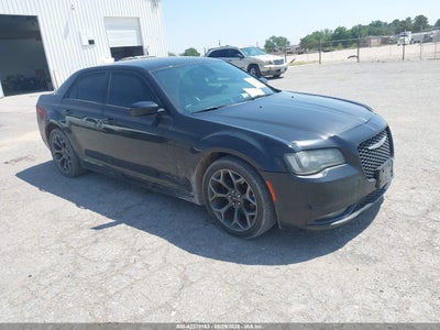 CHRYSLER 300 2015