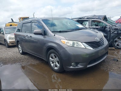 TOYOTA SIENNA 2014