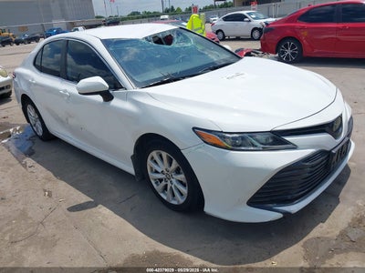 TOYOTA CAMRY 2019