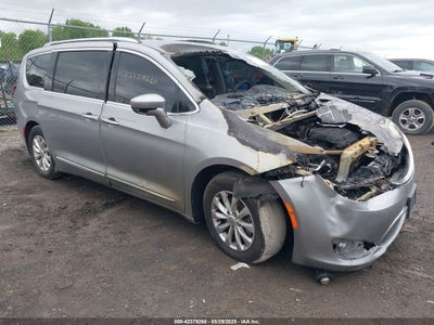 CHRYSLER PACIFICA 2018