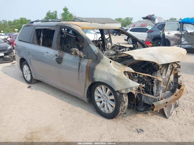 TOYOTA SIENNA 2013