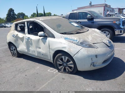 NISSAN LEAF 2013