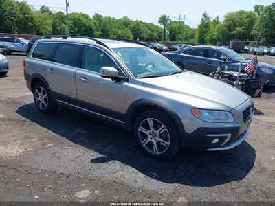 VOLVO XC70 2015