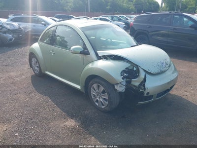 VOLKSWAGEN NEW BEETLE 2009