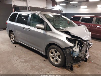 TOYOTA SIENNA 2018