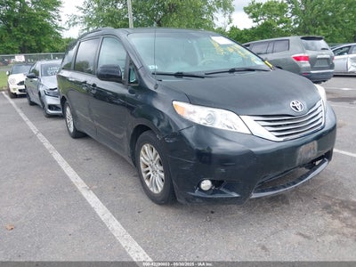 TOYOTA SIENNA 2012