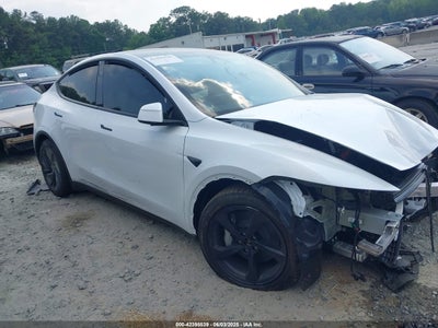 TESLA MODEL Y 2026