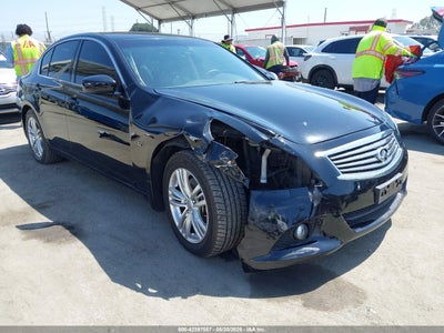 INFINITI Q40 2015