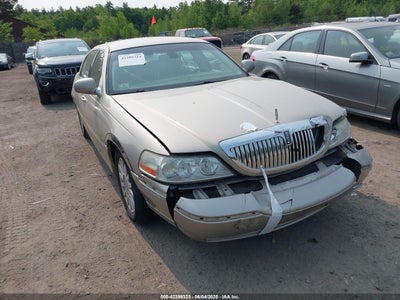 LINCOLN TOWN CAR 2003