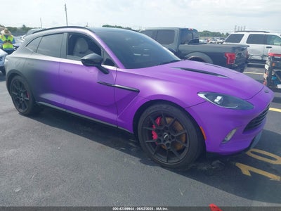 ASTON MARTIN DBX 2021