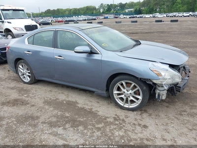 NISSAN MAXIMA 2010