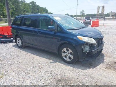 TOYOTA SIENNA 2011